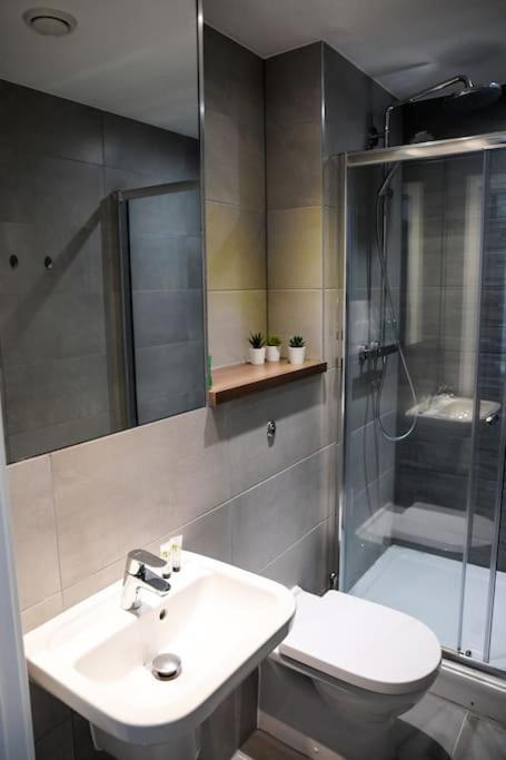 Modern 2 Bedroom Apartment - City Centre - Parking Manchester Exterior foto